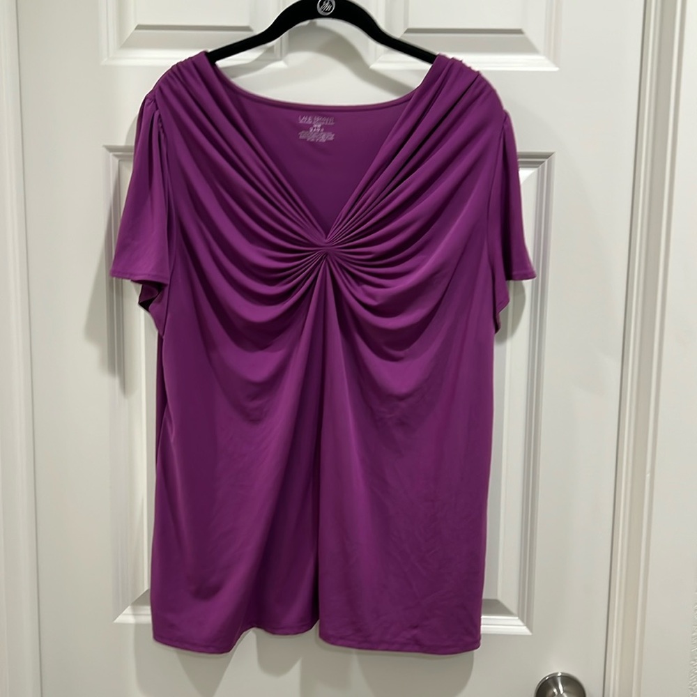Lane Bryant -magenta purple V-neck short sleeve top.